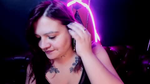 Snapshot of lilith_levonee_ chatting on 01/15/25, 02:49 Lilith online show from 01/15/25, 02:49