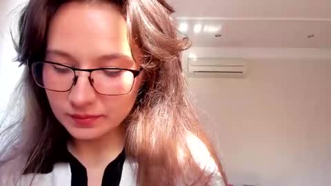 Snapshot of lilith_lutherlow chatting on 02/20/25, 10:48 lilith online show from 02/20/25, 10:48