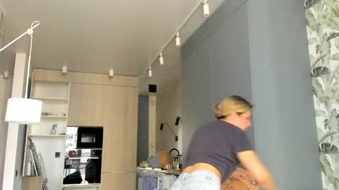 lilith online show from 04/12/26, 09:58