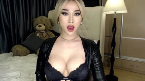 Snapshot of lilith_mazikeen69 chatting on 12/05/24, 11:29 QUEEN LILITH BORBON online show from 12/05/24, 11:29