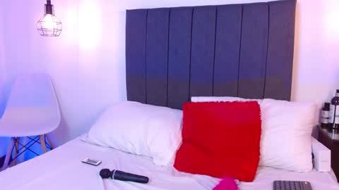 Snapshot of lilith_nocturne chatting on 09/15/25, 07:25 Lilith Nocturne online show from 09/15/25, 07:25