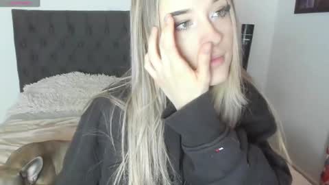 Snapshot of lilith_parker chatting on 03/03/25, 12:16 Lilith Parker online show from 03/03/25, 12:16