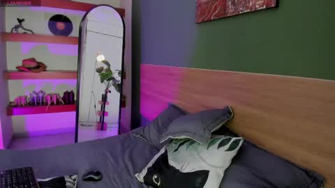 Lili petit  online show from 06/07/26, 03:05