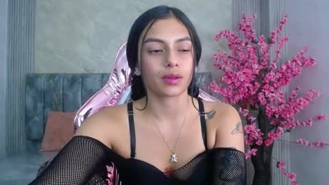 Snapshot of lilith_petit_sub chatting on 01/24/25, 04:17 Lilith  online show from 01/24/25, 04:17