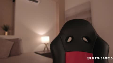 lilith_sage_ online show from 09/10/25, 12:05