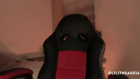 lilith_sage_ online show from 10/14/25, 11:44