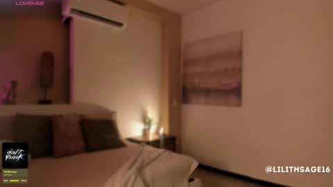 lilith_sage_ online show from 01/19/26, 11:58