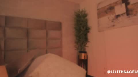 lilith_sage_ online show from 04/21/26, 07:50