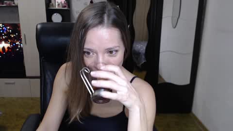 lilith small21 online show from 12/10/24, 05:33