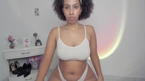 Alejandra  online show from 09/14/25, 05:39