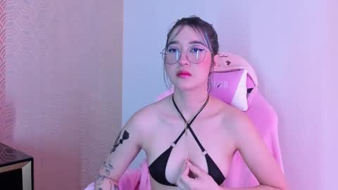 Snapshot of lilithcary chatting on 01/28/25, 11:28 Lilith online show from 01/28/25, 11:28