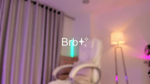 Lili  online show from 12/17/24, 11:49