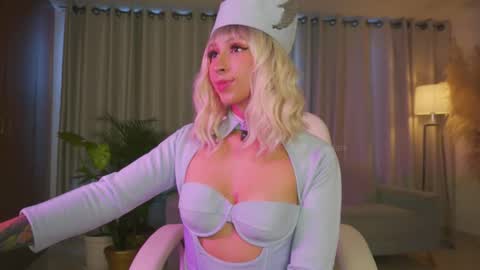 Lili  online show from 10/05/25, 08:29