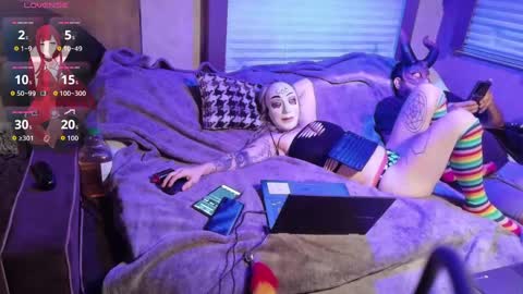 Snapshot of lilithjamiez chatting on 09/27/25, 12:15 LilithJamiez online show from 09/27/25, 12:15