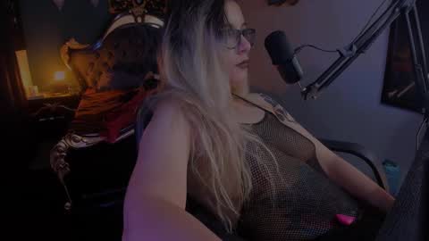 lilithmystic01 online show from 01/26/25, 04:09