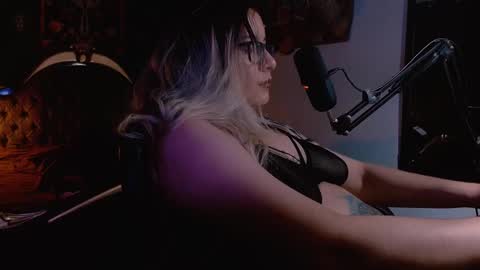 lilithmystic01 online show from 01/31/25, 01:43