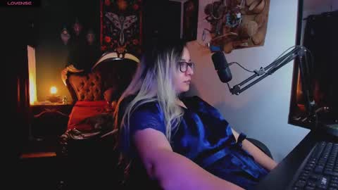 lilithmystic01 online show from 02/21/25, 03:21