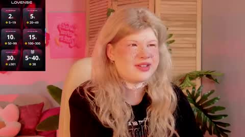Snapshot of lilithnelson chatting on 06/03/26, 11:02 LilithNelson online show from 06/03/26, 11:02