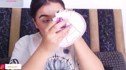lilithnyx_x online show from 05/19/26, 02:45