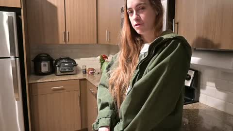 L online show from 12/25/24, 02:02