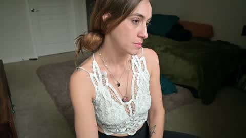 L online show from 02/08/25, 11:34