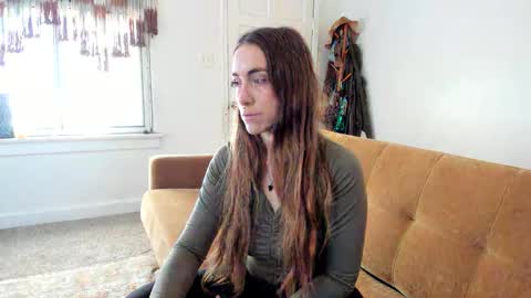 L online show from 11/10/25, 04:17