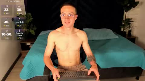 Snapshot of liljames_ chatting on 11/12/25, 08:19 Lil James online show from 11/12/25, 08:19