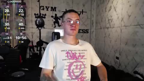 Snapshot of liljames_ chatting on 11/17/25, 08:03 Lil James online show from 11/17/25, 08:03