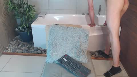 Snapshot of liljames_ chatting on 12/13/25, 09:53 Lil James online show from 12/13/25, 09:53