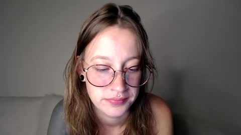 Snapshot of liljbby chatting on 10/08/25, 11:35 Jay please help me reach 50 thumbs up online show from 10/08/25, 11:35