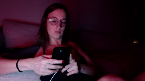 Snapshot of liljbby chatting on 11/06/25, 12:55 Jay please help me reach 50 thumbs up online show from 11/06/25, 12:55