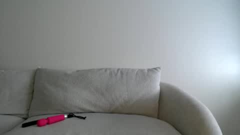 Snapshot of liljbby chatting on 11/07/25, 06:52 Jay please help me reach 50 thumbs up online show from 11/07/25, 06:52