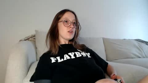 Snapshot of liljbby chatting on 11/17/25, 10:15 Jay please help me reach 50 thumbs up online show from 11/17/25, 10:15