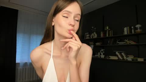 Snapshot of lilkiti chatting on 06/07/26, 08:29 Kiti online show from 06/07/26, 08:29
