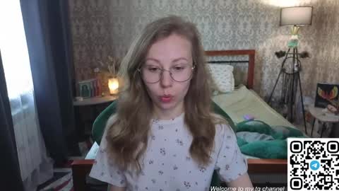 Snapshot of lill_mary chatting on 04/28/26, 02:27 Maria online show from 04/28/26, 02:27