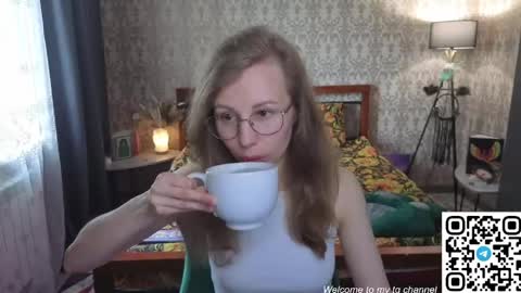 Snapshot of lill_mary chatting on 05/14/26, 02:40 Maria online show from 05/14/26, 02:40
