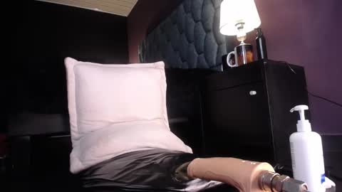 lilla_rossy online show from 10/19/25, 12:33