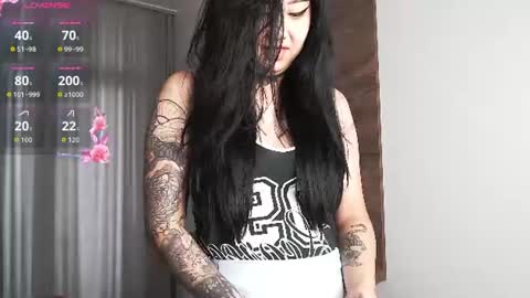 Snapshot of lillgothbaby chatting on 07/13/26, 04:26 Lill online show from 07/13/26, 04:26