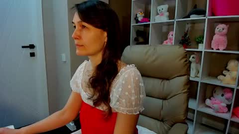 lillian_white1 online show from 01/12/25, 01:00