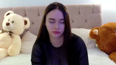 Snapshot of lilliana_moon chatting on 10/18/25, 07:20 lilliana_moon online show from 10/18/25, 07:20