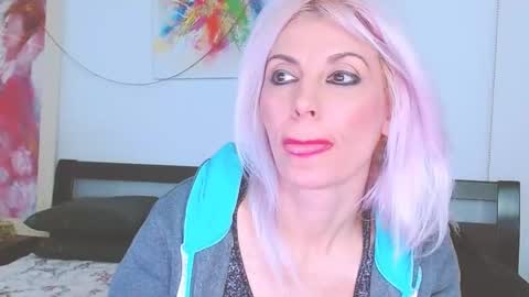 Lara online show from 02/13/25, 03:29