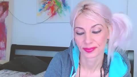 Lara online show from 02/16/25, 10:32