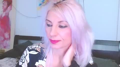 Lara online show from 02/17/25, 08:15