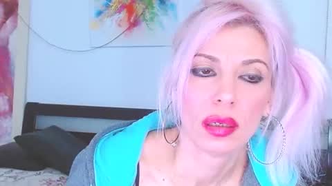 Lara online show from 03/05/25, 07:27