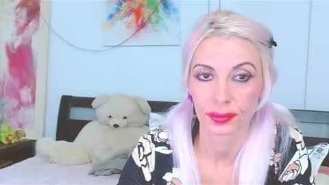 Lara online show from 10/05/25, 08:40