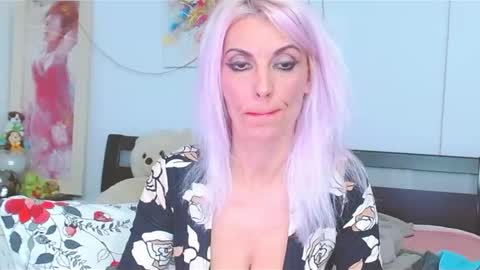 Lara online show from 10/09/25, 09:13