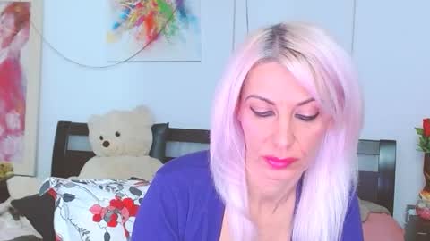 Lara online show from 11/03/25, 10:32