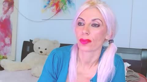 Lara online show from 11/08/25, 08:18