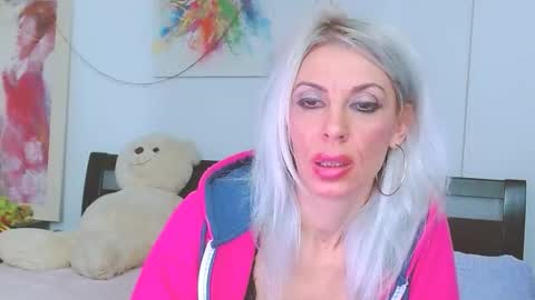 Lara online show from 12/20/25, 08:05