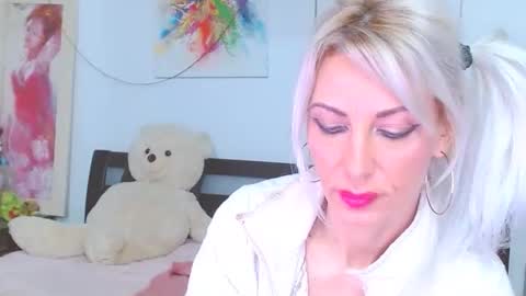 Lara online show from 02/21/26, 11:06